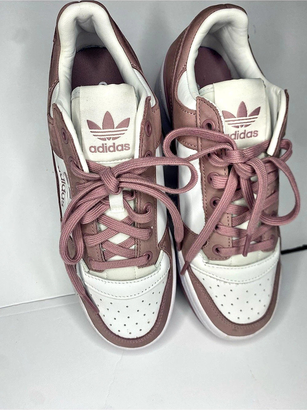 adidas Forum Low Pink & White Sneakers US 8.5 Like New